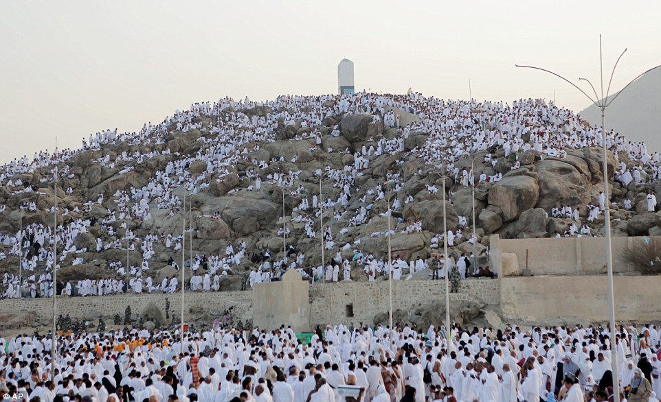 وقوف مِلکی و ملکوتی در عرفات